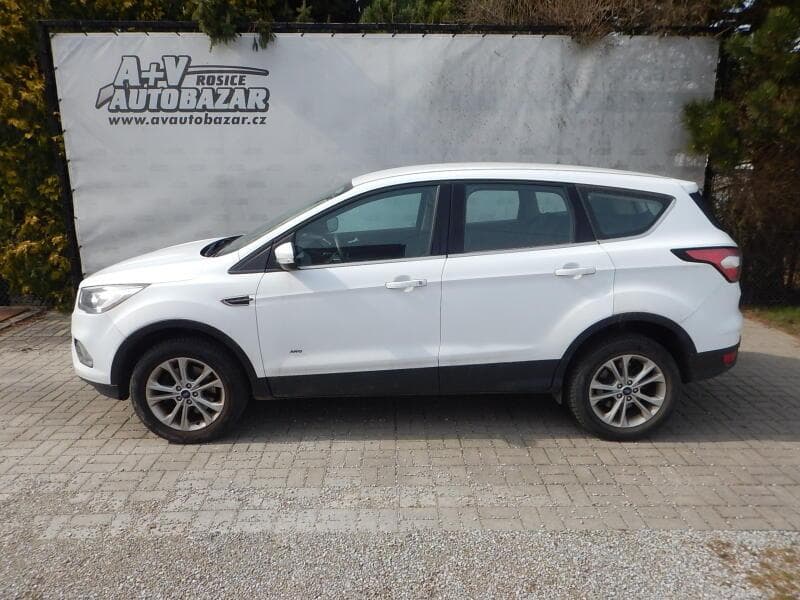 Ford Kuga 2.0 TDCi, ČR, 1. MAJ. SUV