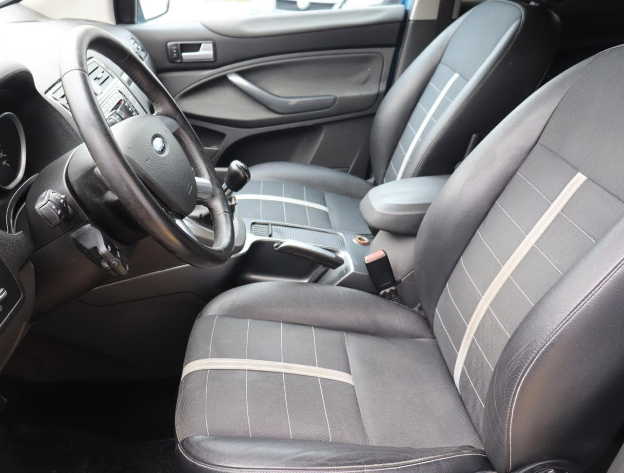 2009 Ford KUGA - 24