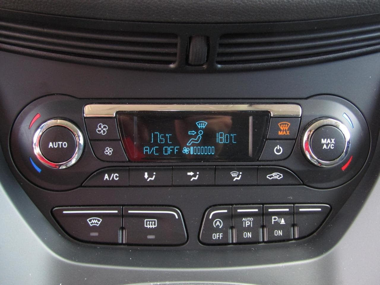 2015 Ford KUGA - 14