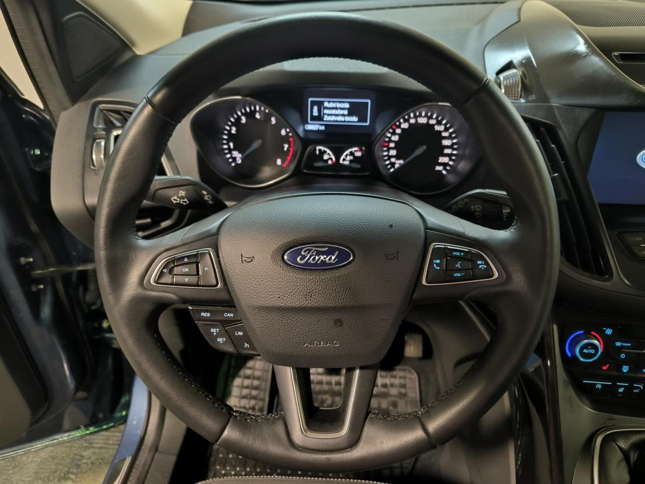 2019 Ford KUGA - 13