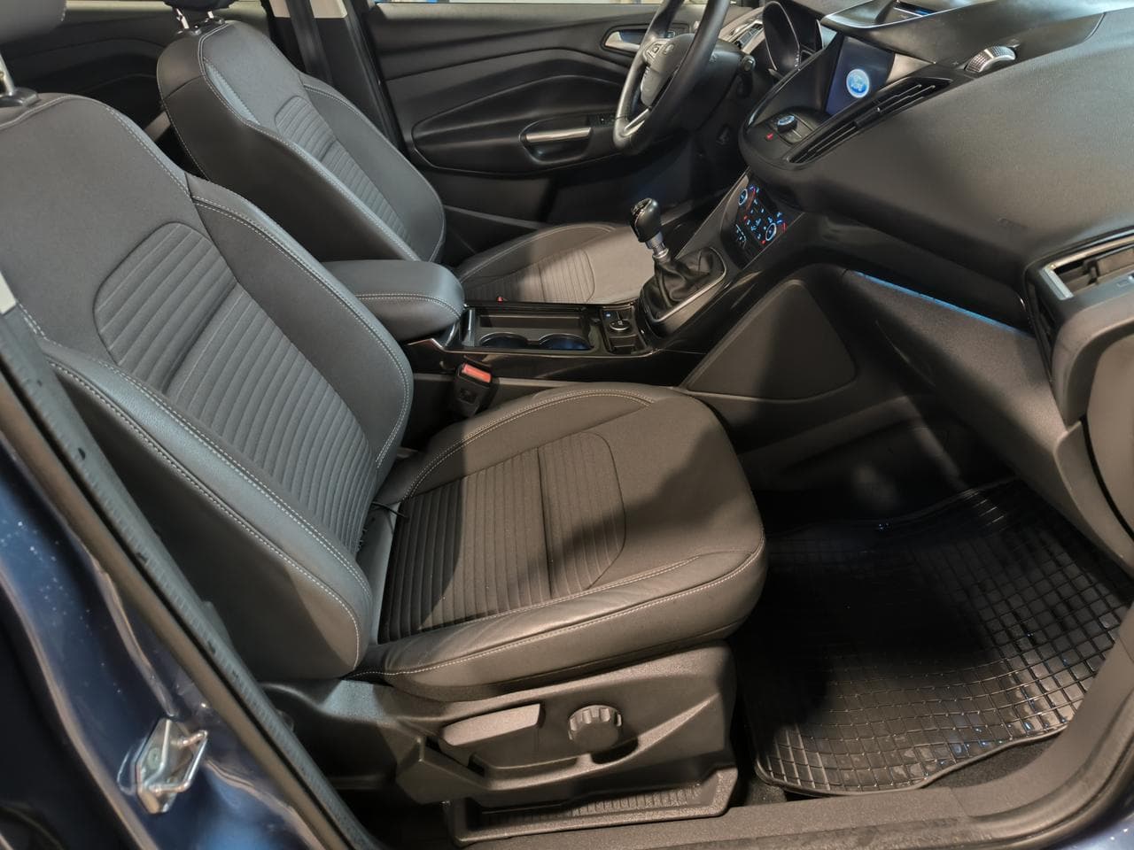 2019 Ford KUGA - 12