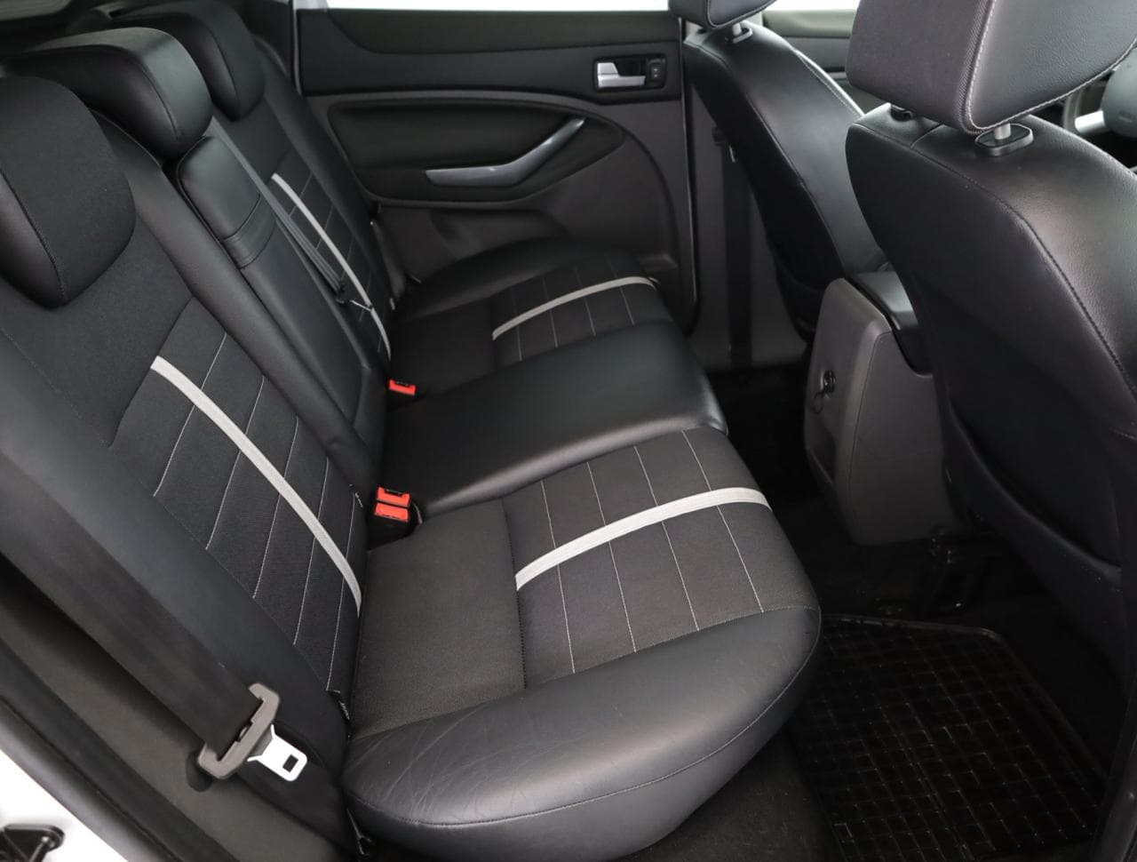 2011 Ford KUGA - 25