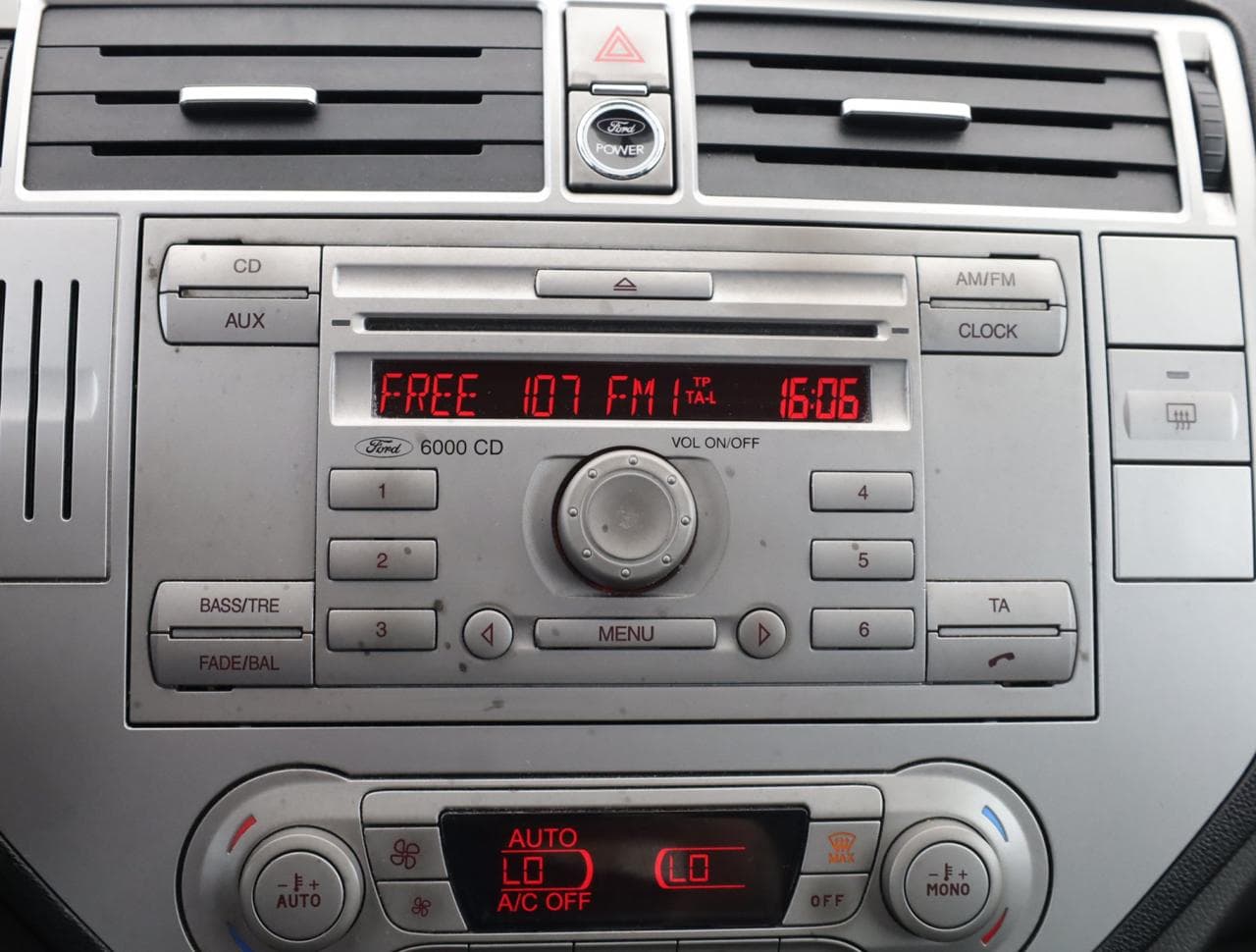 2011 Ford KUGA - 41