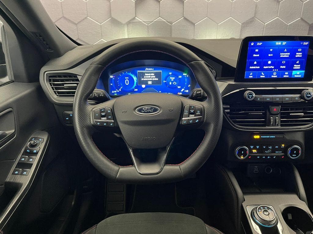 2023 Ford KUGA - 8