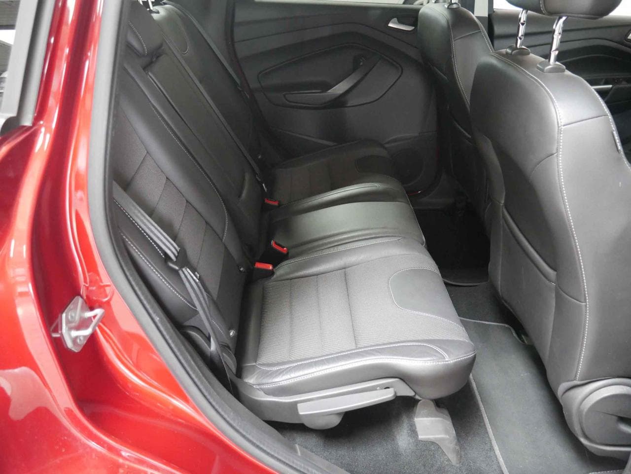 2016 Ford KUGA - 16