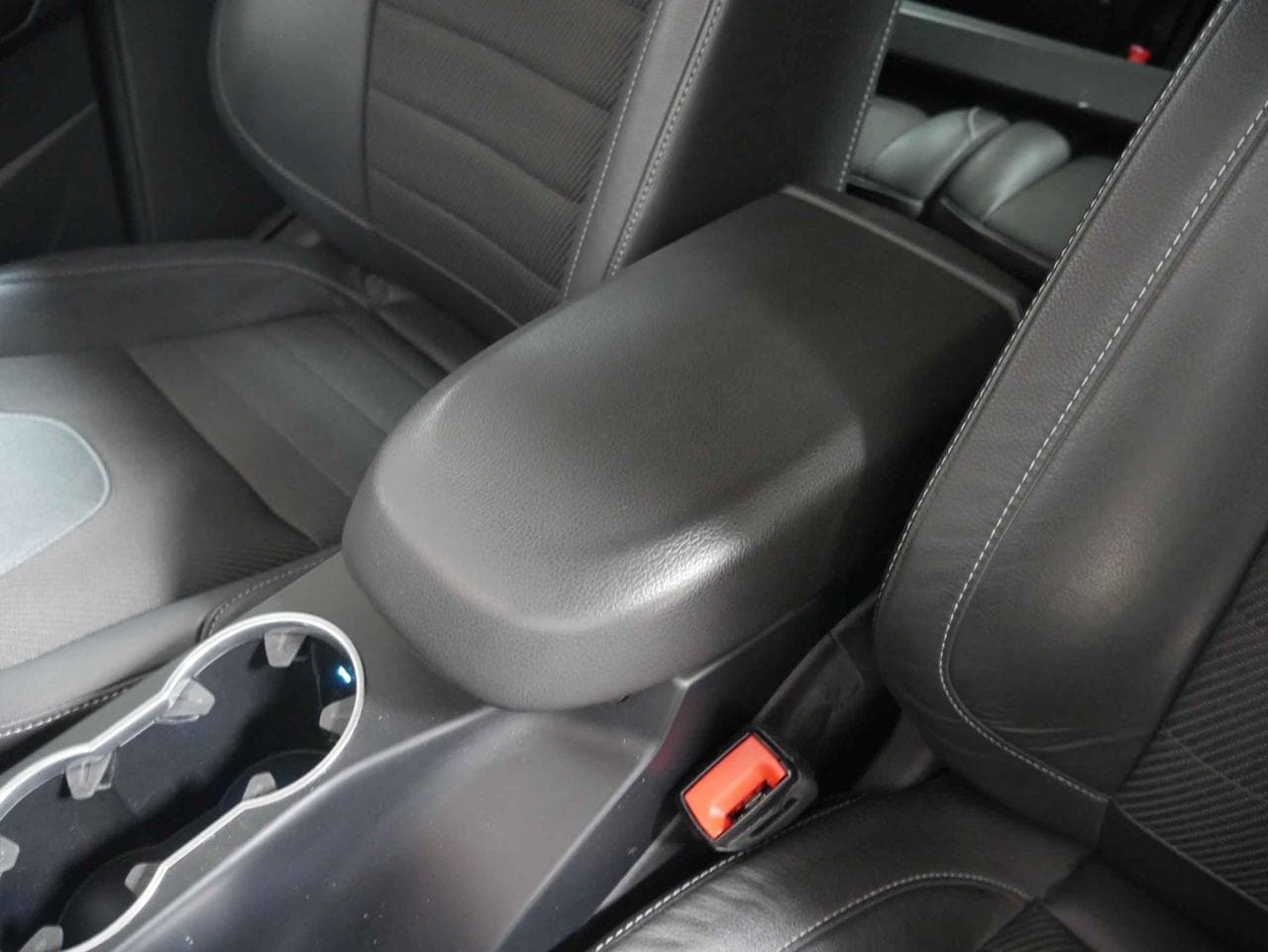 2016 Ford KUGA - 33