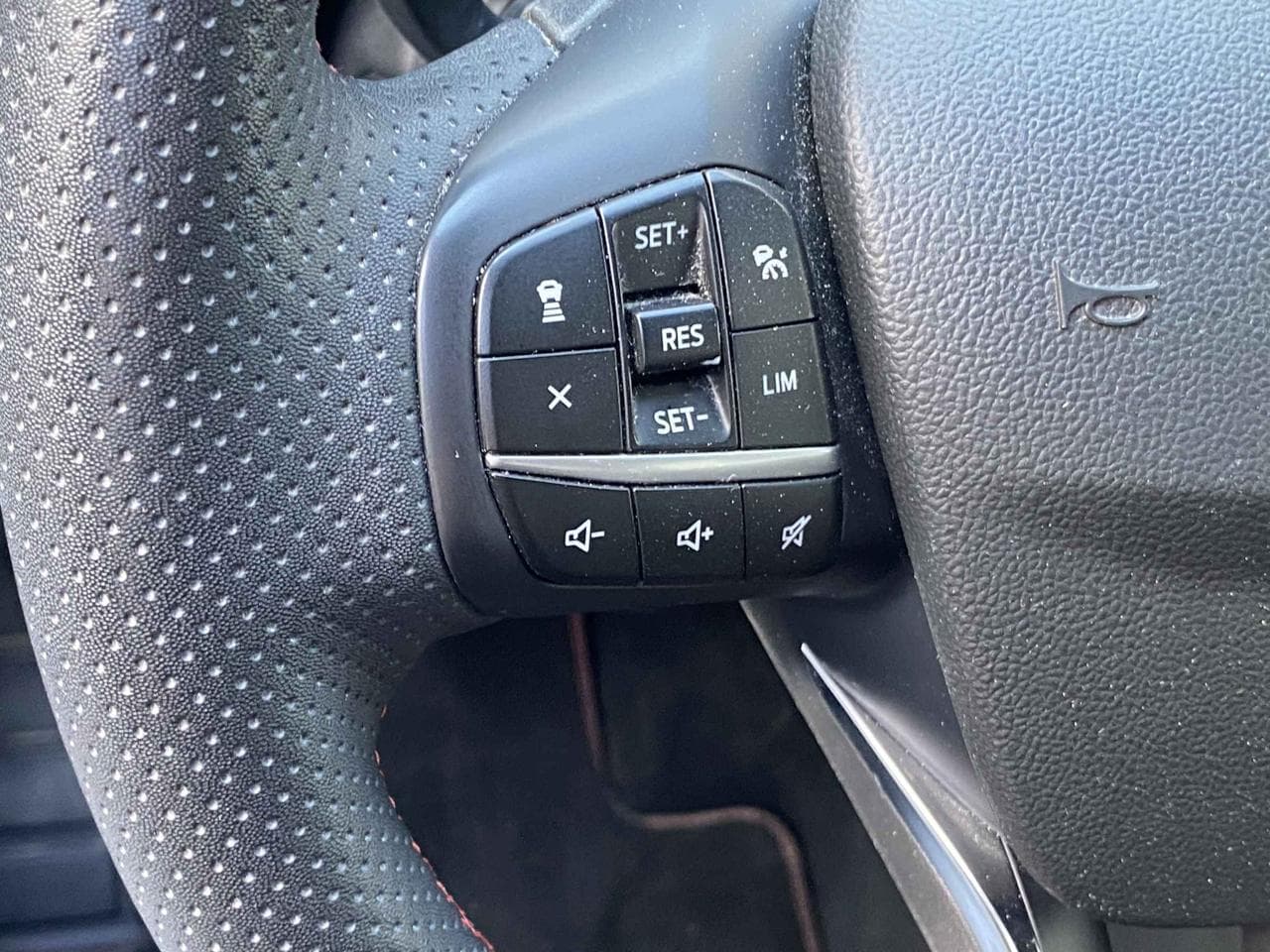 2023 Ford KUGA - 26