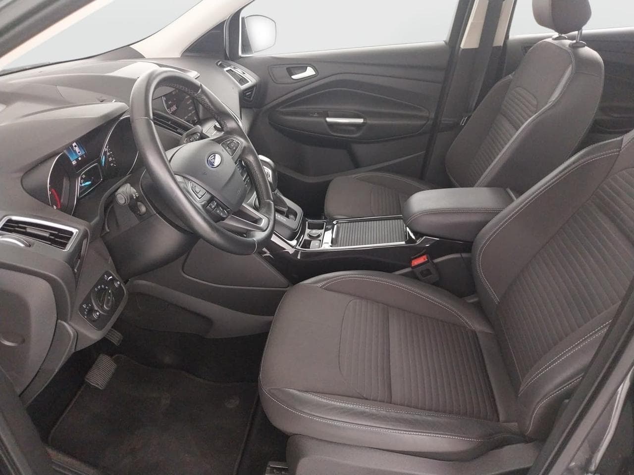 2019 Ford KUGA - 16