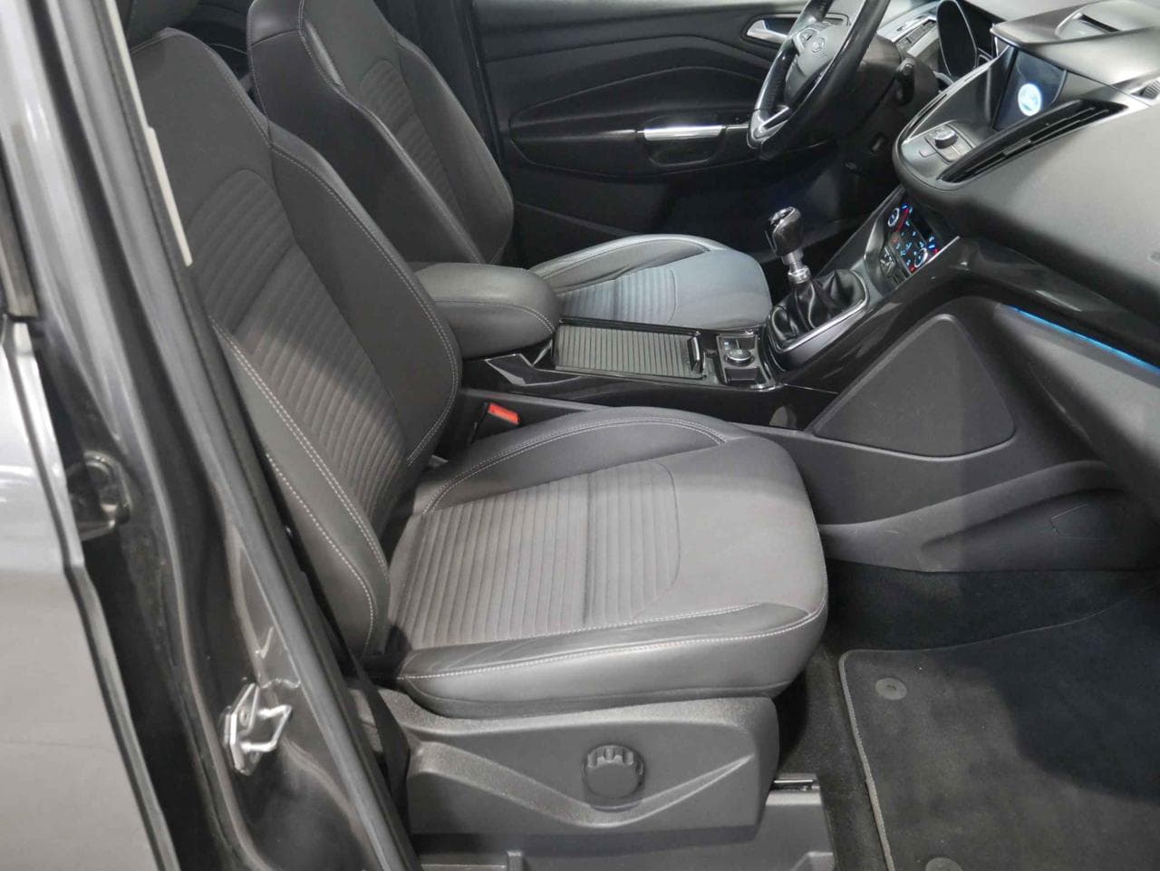 2017 Ford KUGA - 12