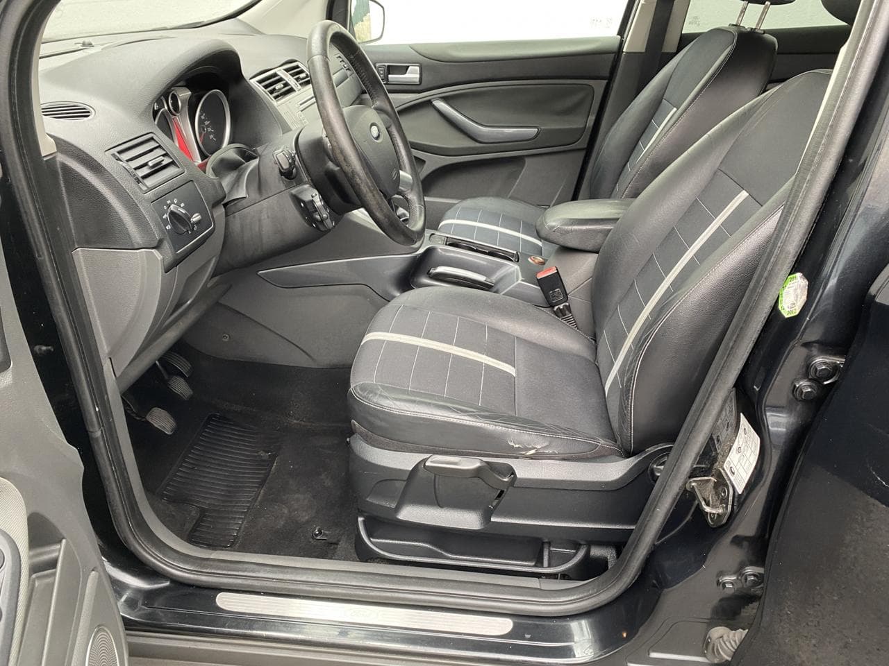 2011 Ford KUGA - 9