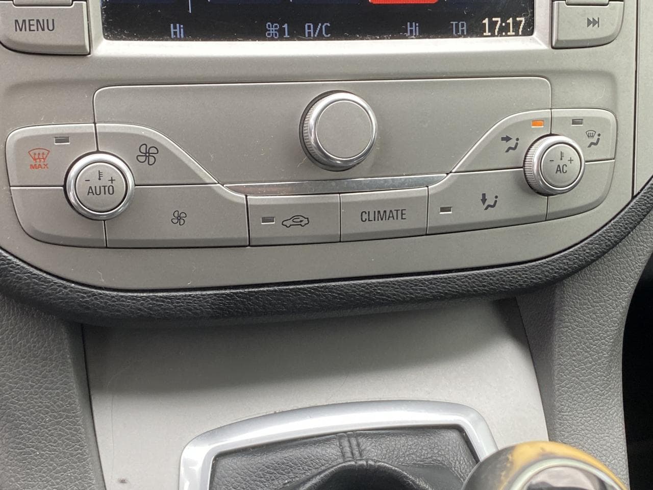 2011 Ford KUGA - 15