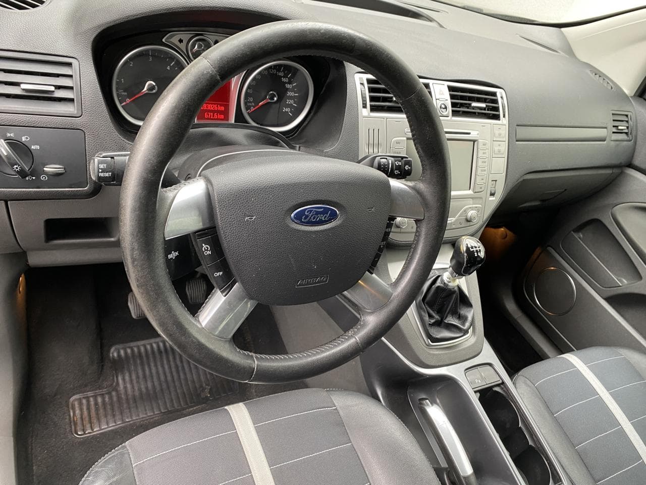 2011 Ford KUGA - 12
