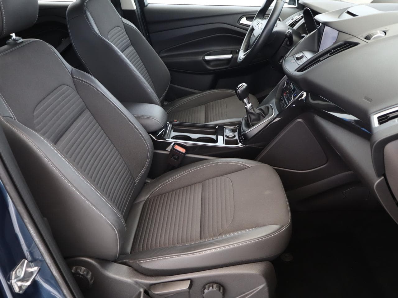2019 Ford KUGA - 10