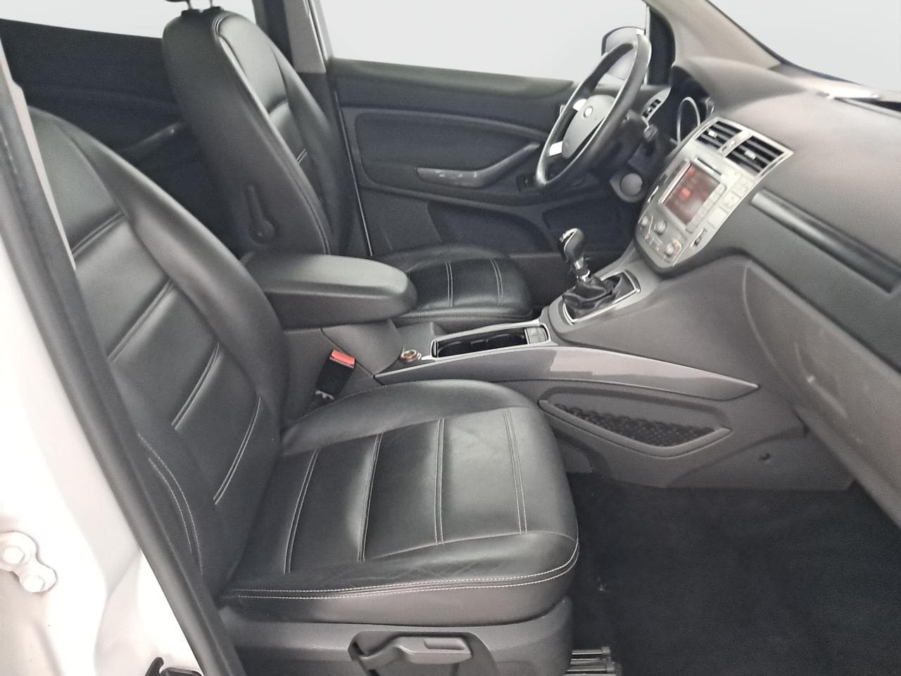 2010 Ford KUGA - 12
