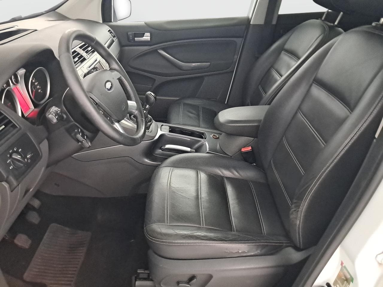 2010 Ford KUGA - 16