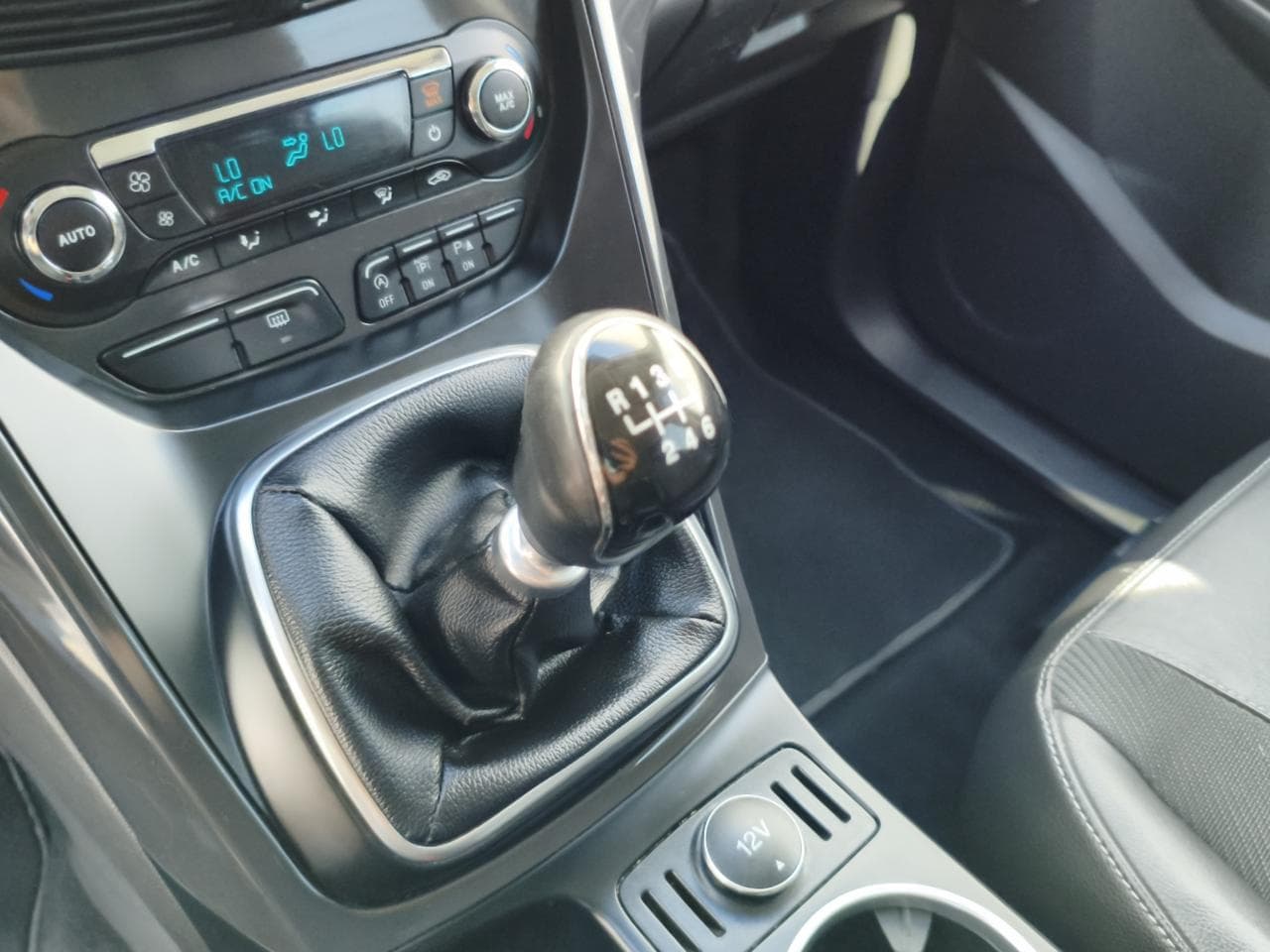 2015 Ford KUGA - 19