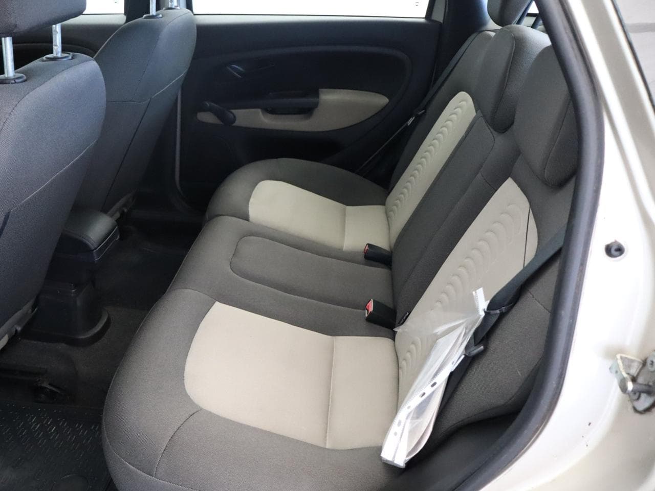 2010 Fiat LINEA - 13