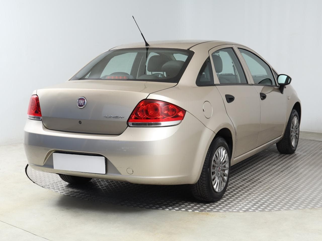 2010 Fiat LINEA - 7