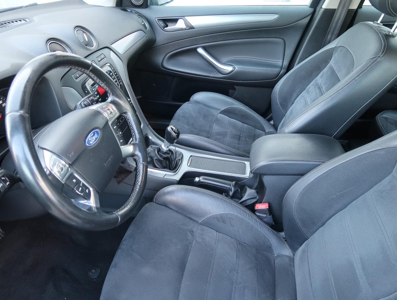 2014 Ford Mondeo - 16