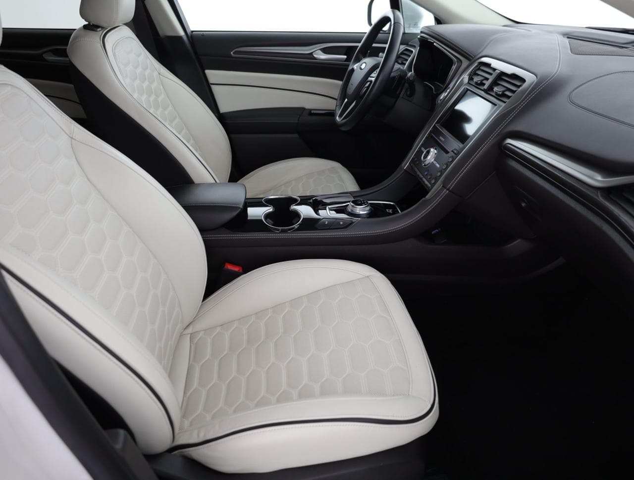 2019 Ford Mondeo - 19