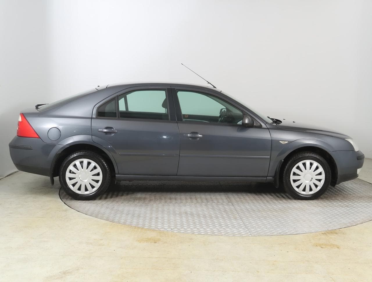 2004 Ford MONDEO - 8