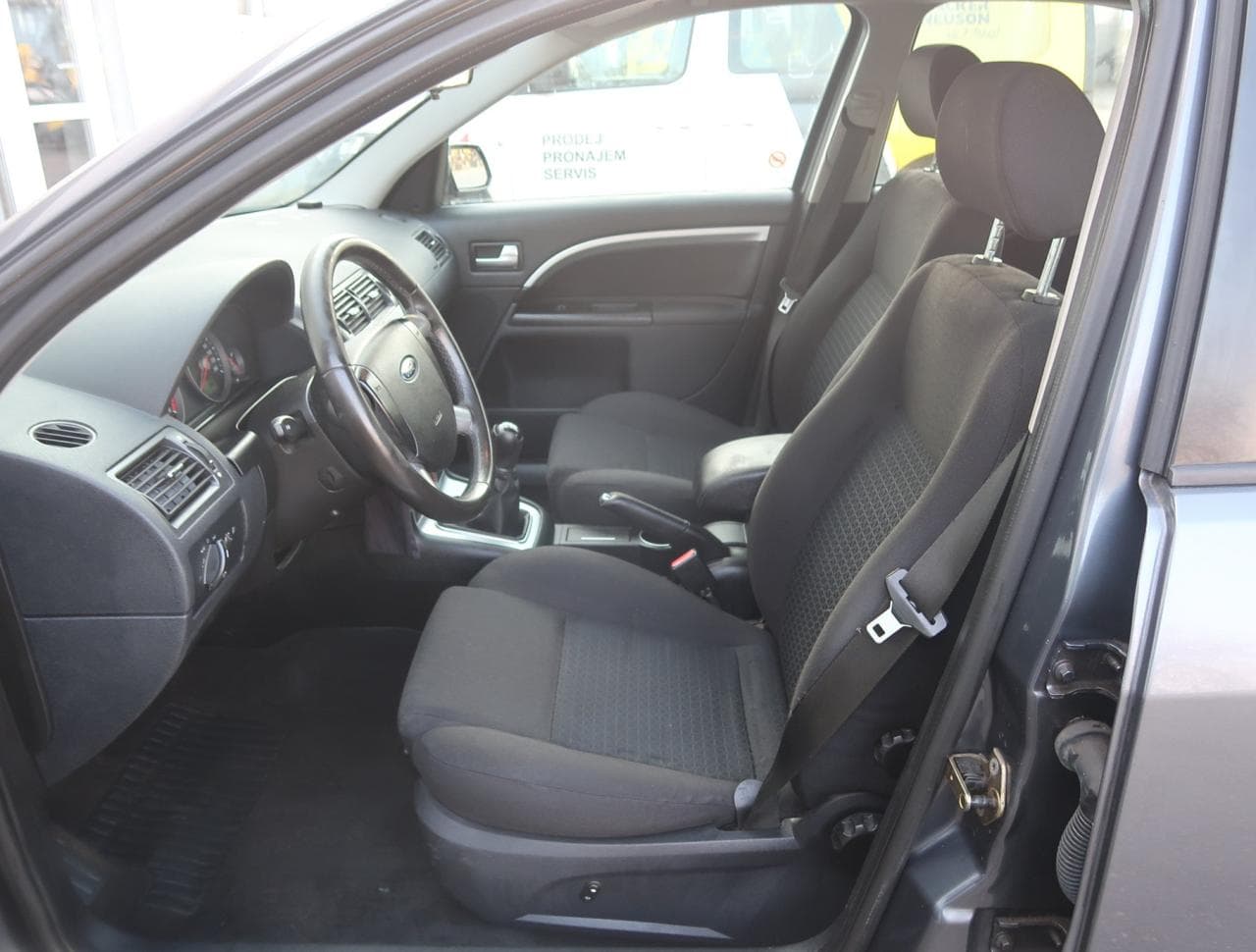 2004 Ford MONDEO - 16