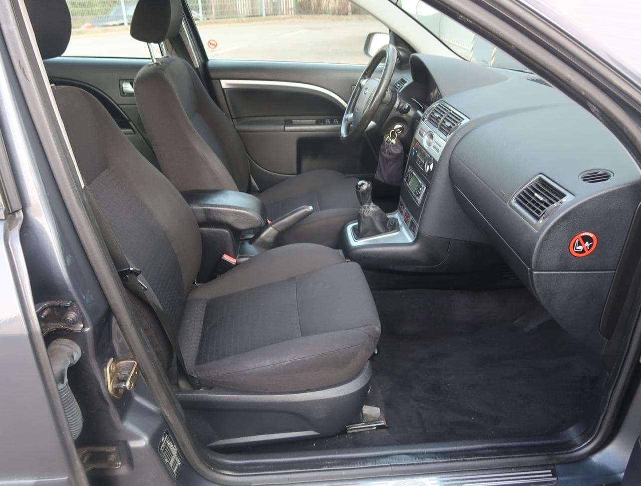 2004 Ford MONDEO - 12