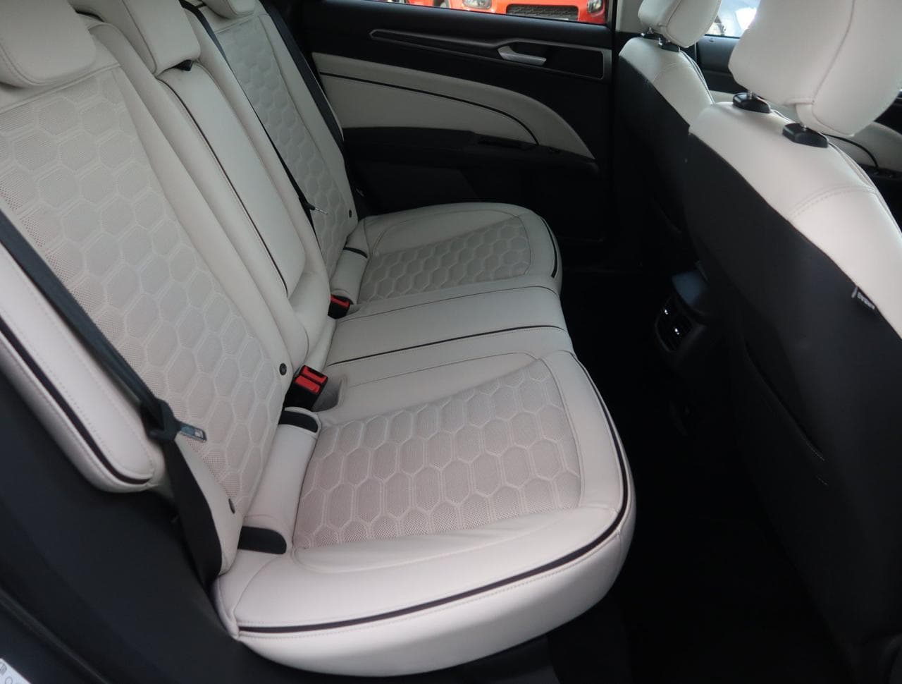 2020 Ford MONDEO - 13