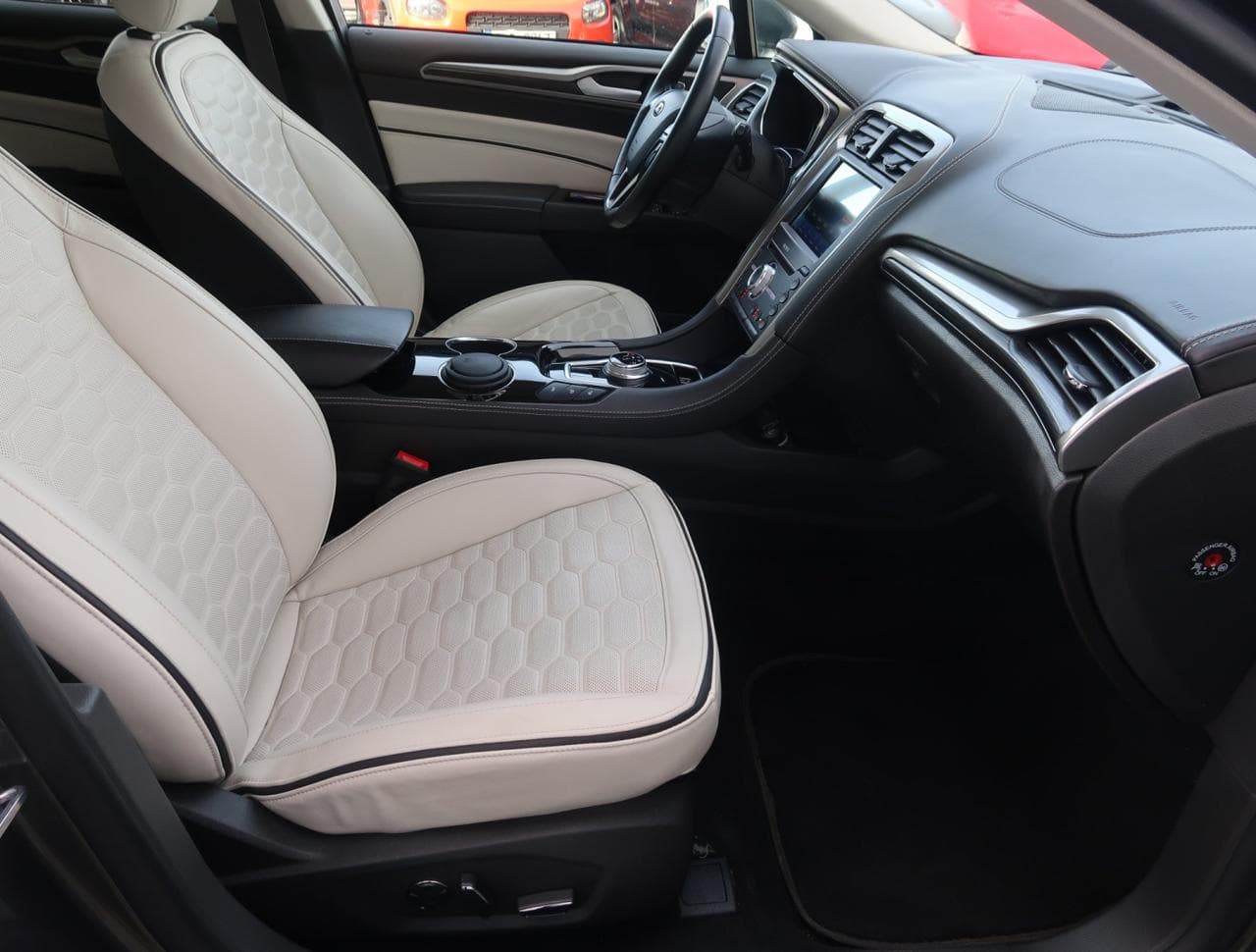 2020 Ford MONDEO - 12