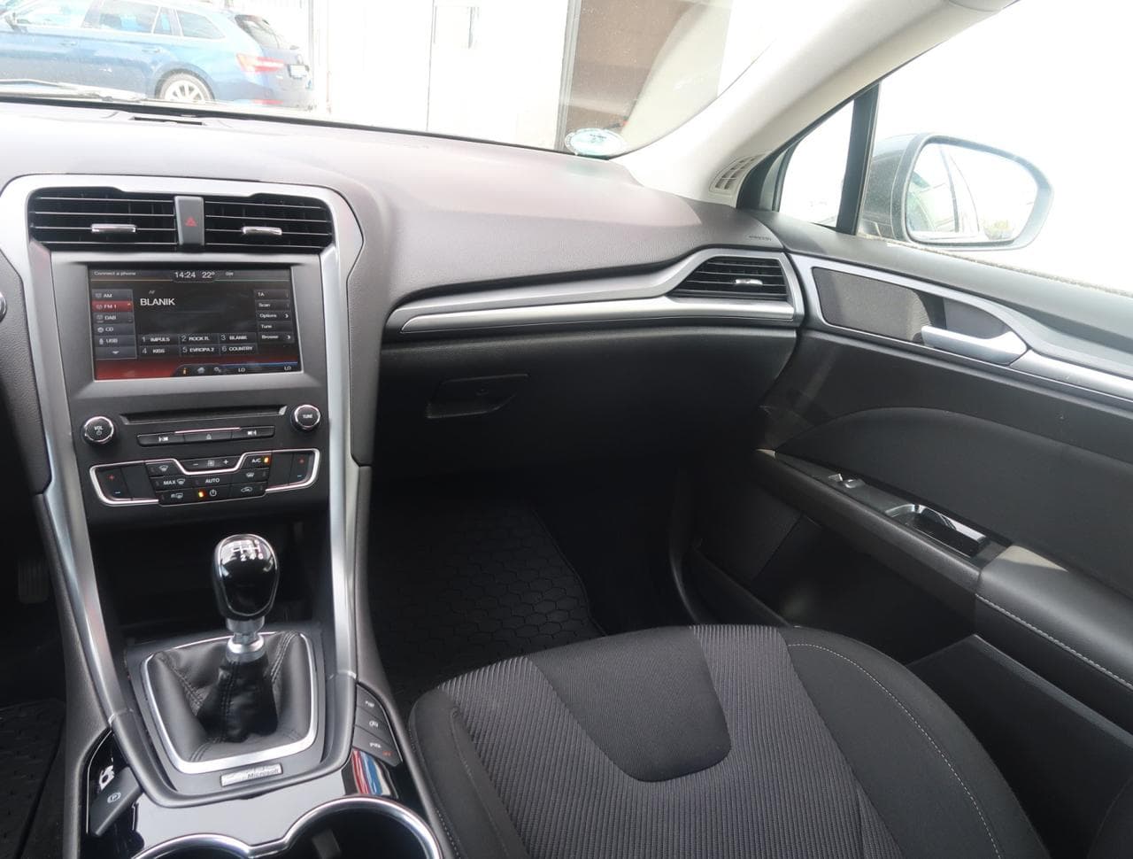 2015 Ford MONDEO - 11