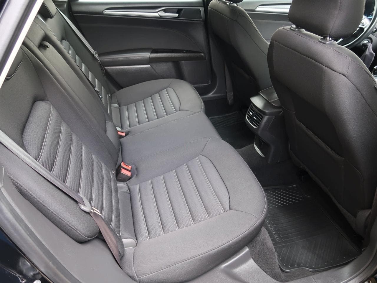 2015 Ford MONDEO - 13
