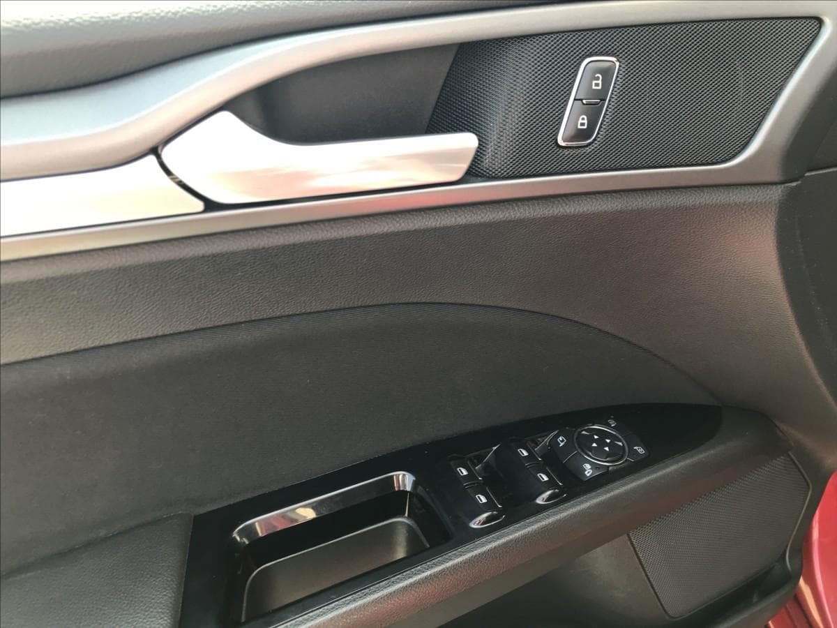 2015 Ford MONDEO - 10
