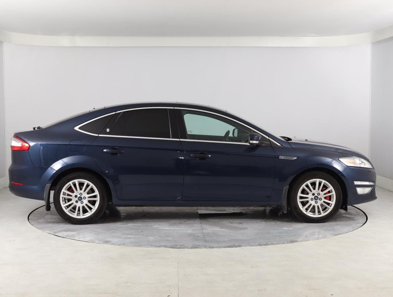 2011 Ford MONDEO - 11