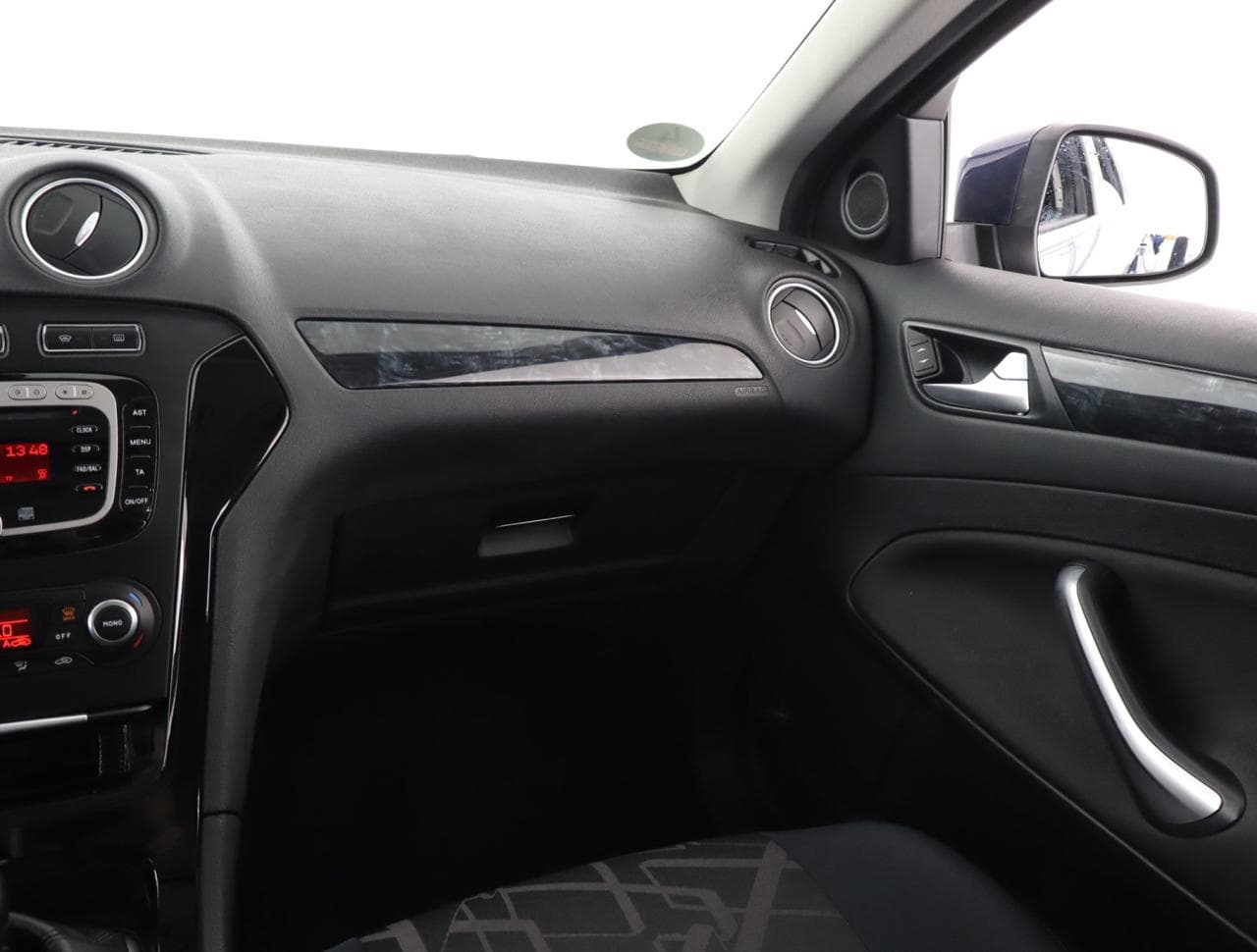 2011 Ford MONDEO - 16