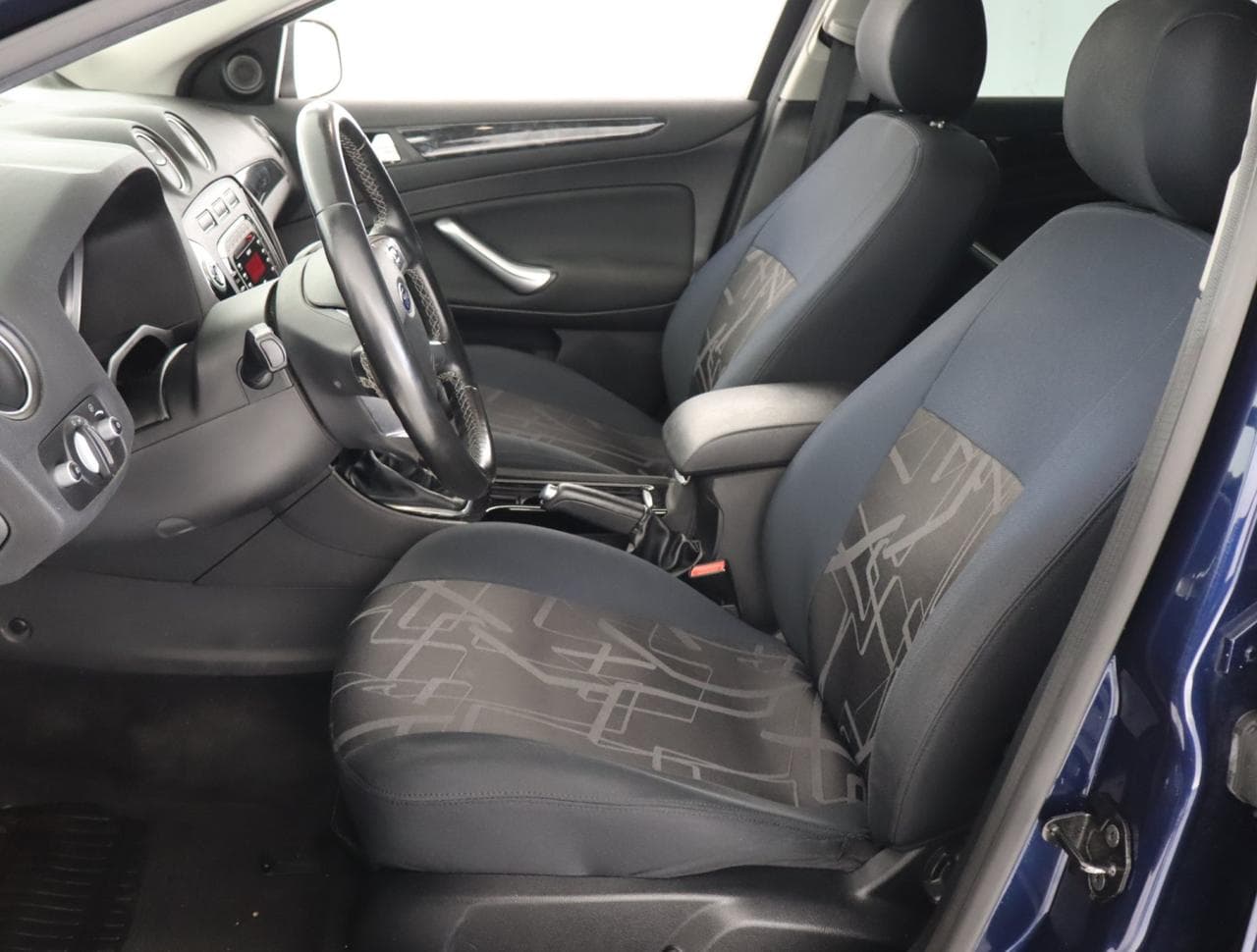 2011 Ford MONDEO - 25