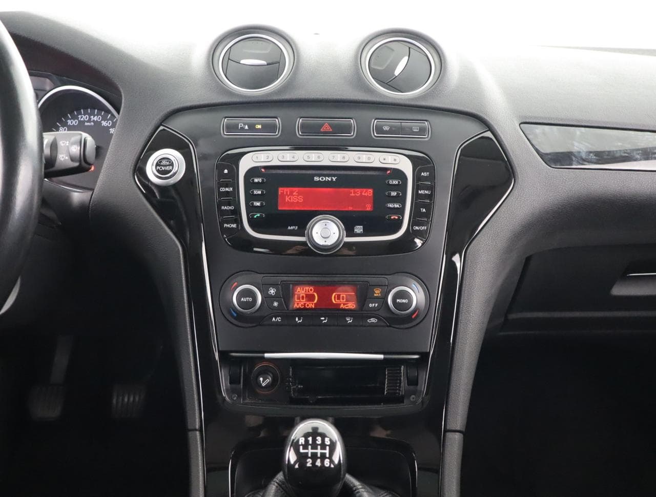2011 Ford MONDEO - 28