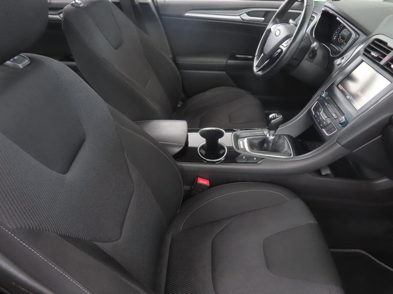 2015 Ford MONDEO - 20