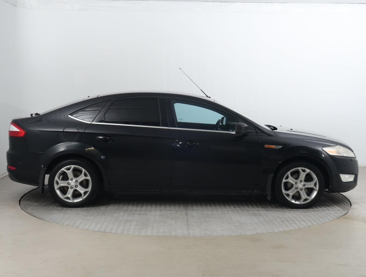 2011 Ford MONDEO - 8