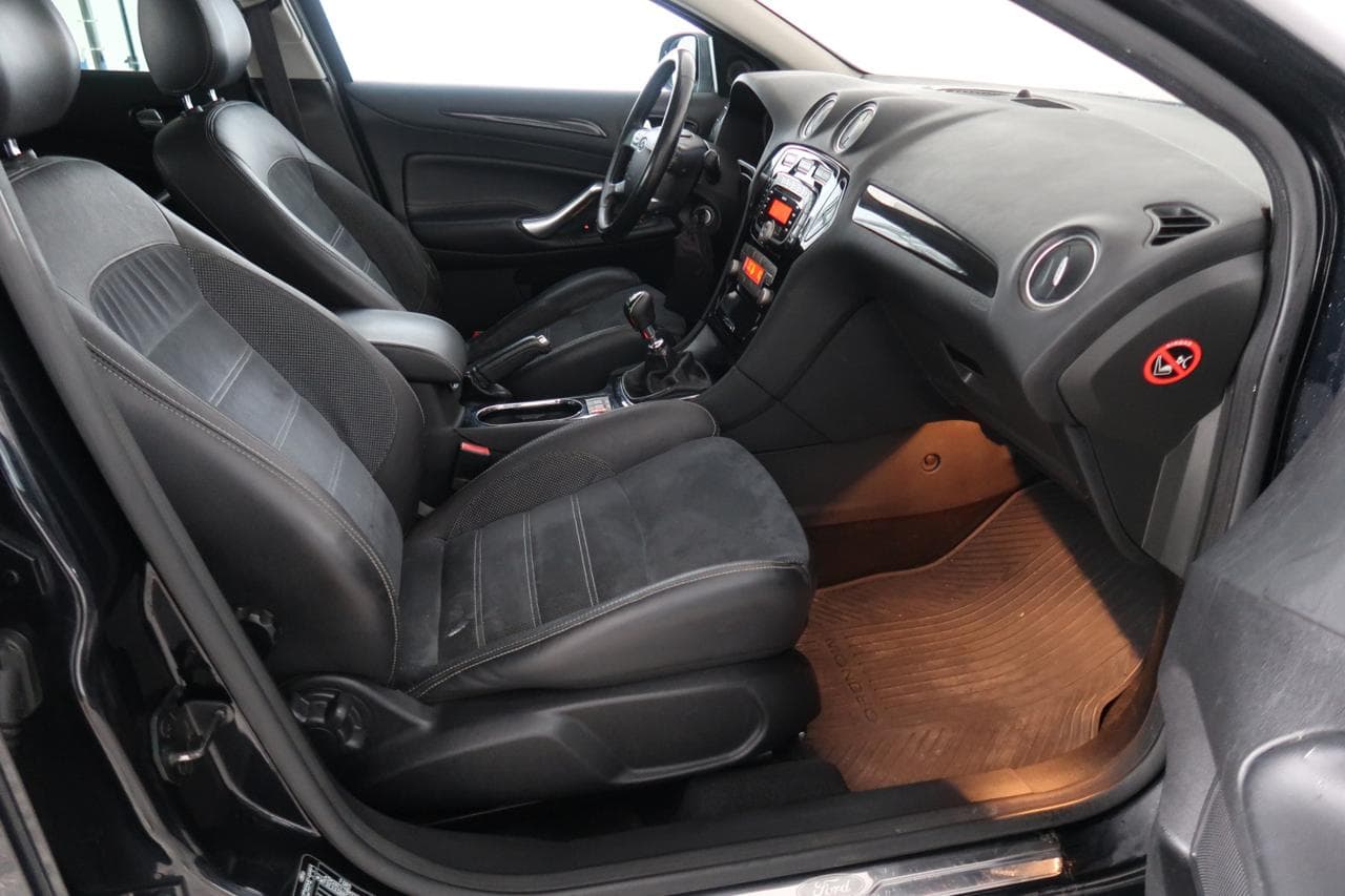 2011 Ford MONDEO - 12