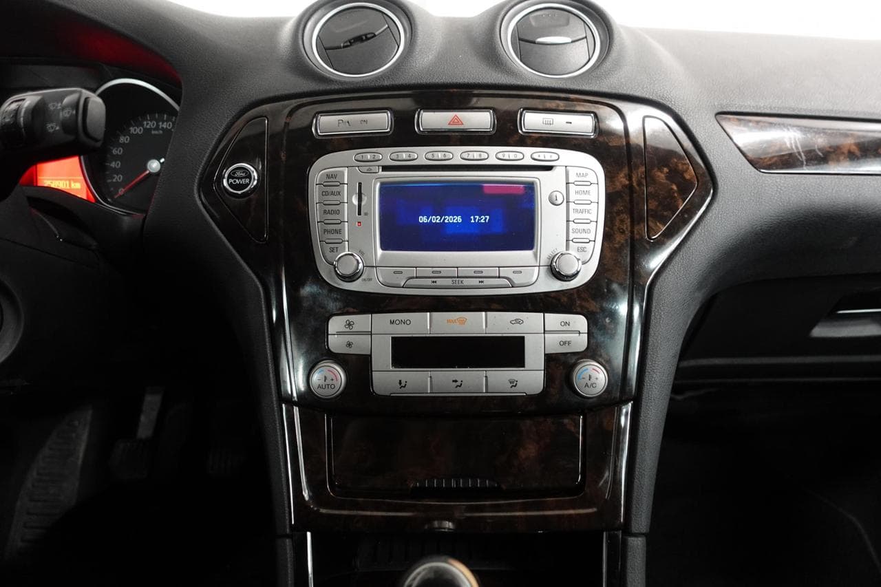 2010 Ford Mondeo - 13