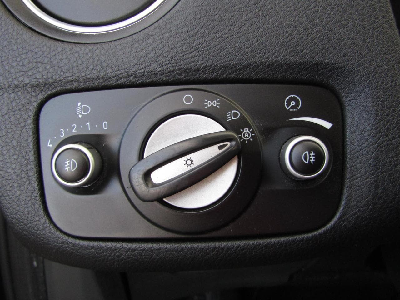 2012 Ford Mondeo - 12