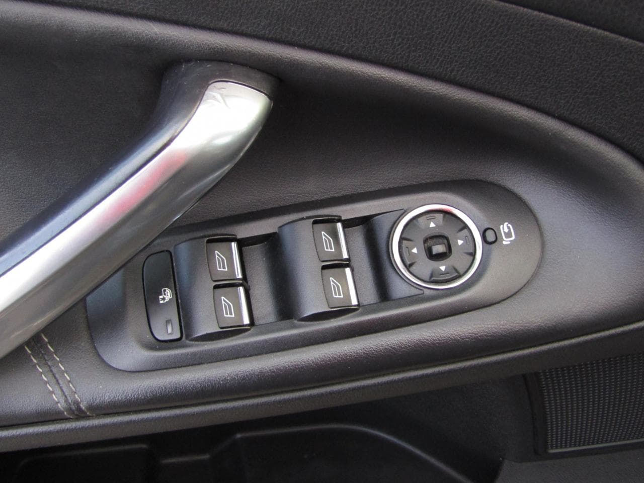 2012 Ford Mondeo - 11