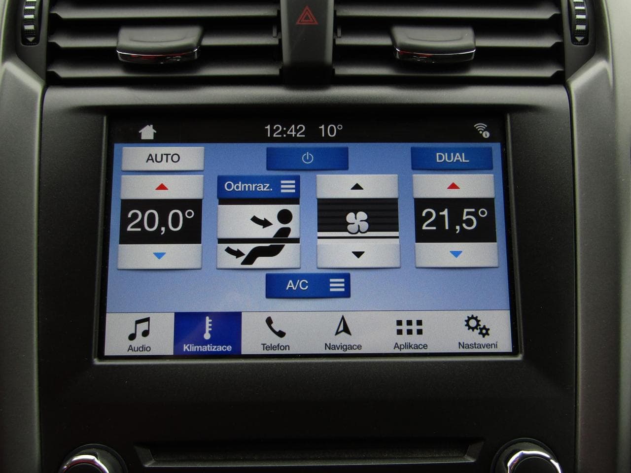 2019 Ford MONDEO - 16