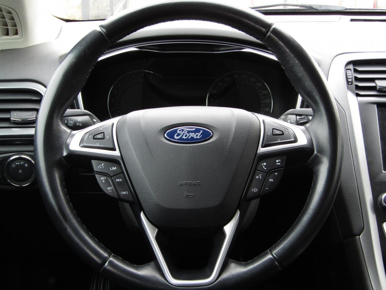 2019 Ford MONDEO - 13