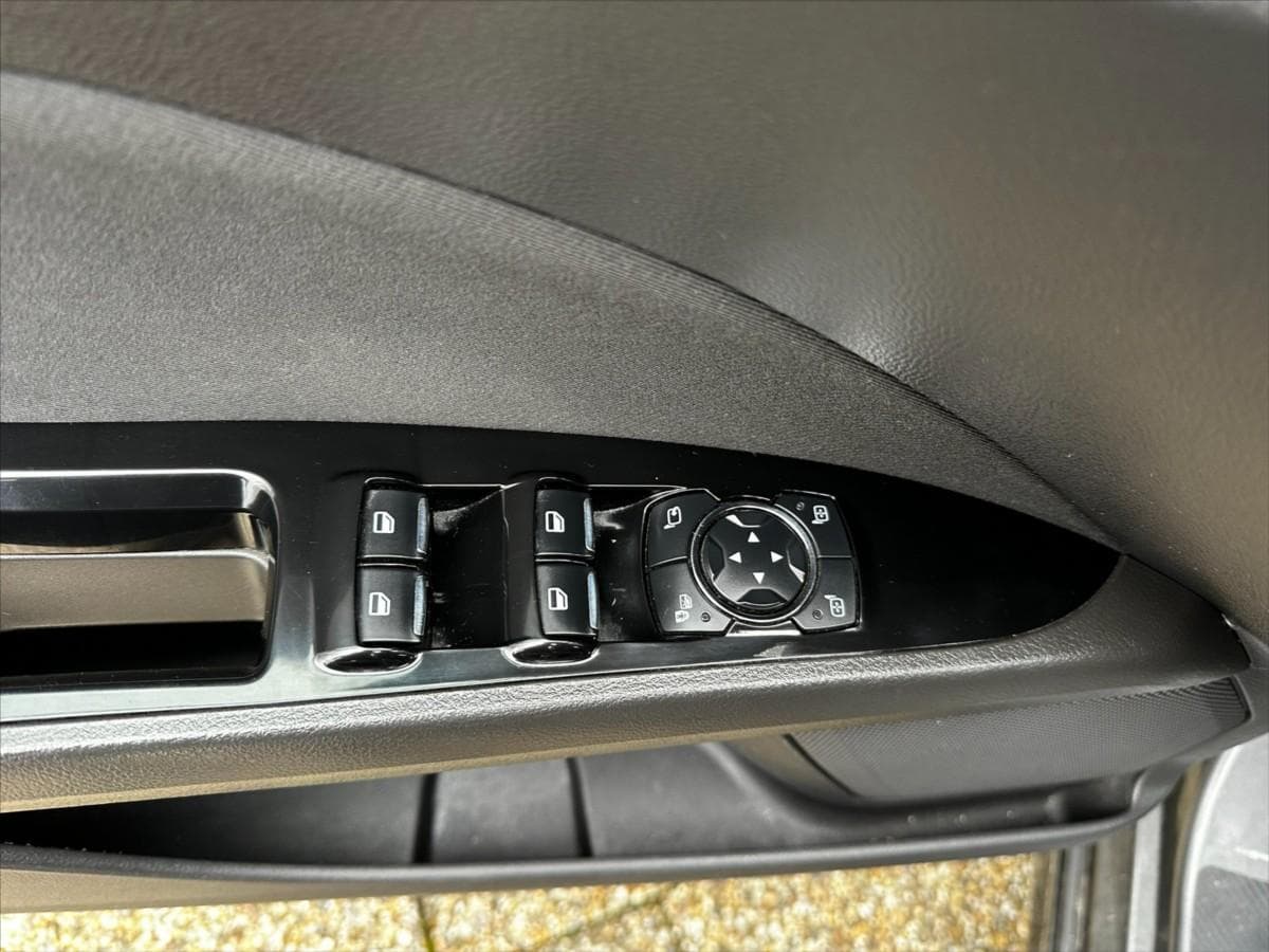 2015 Ford Mondeo - 18