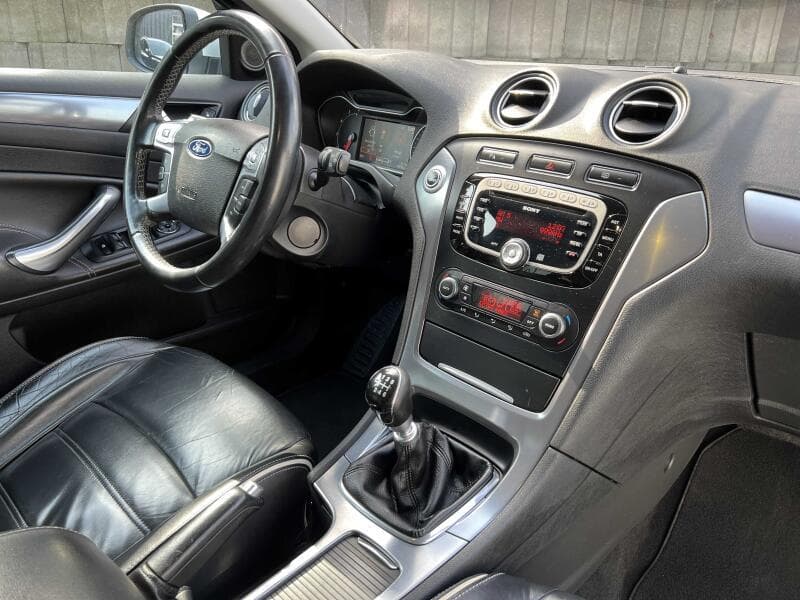 2012 Ford Mondeo - 13