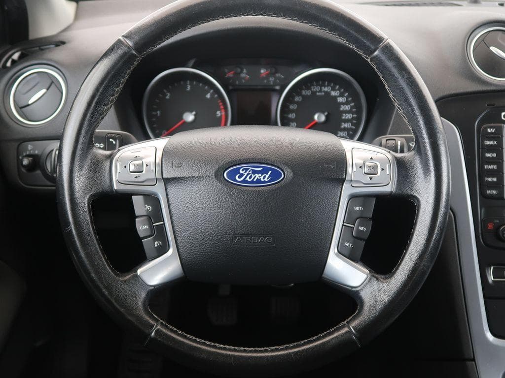 2013 Ford Mondeo - 29