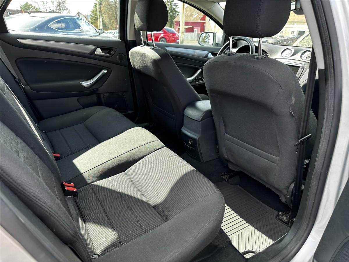 2014 Ford Mondeo - 39