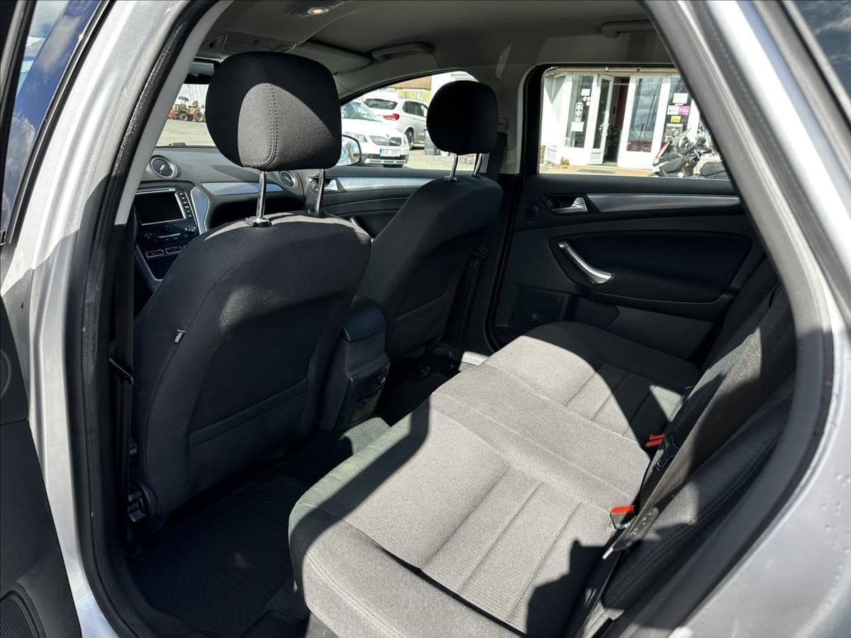 2014 Ford Mondeo - 25