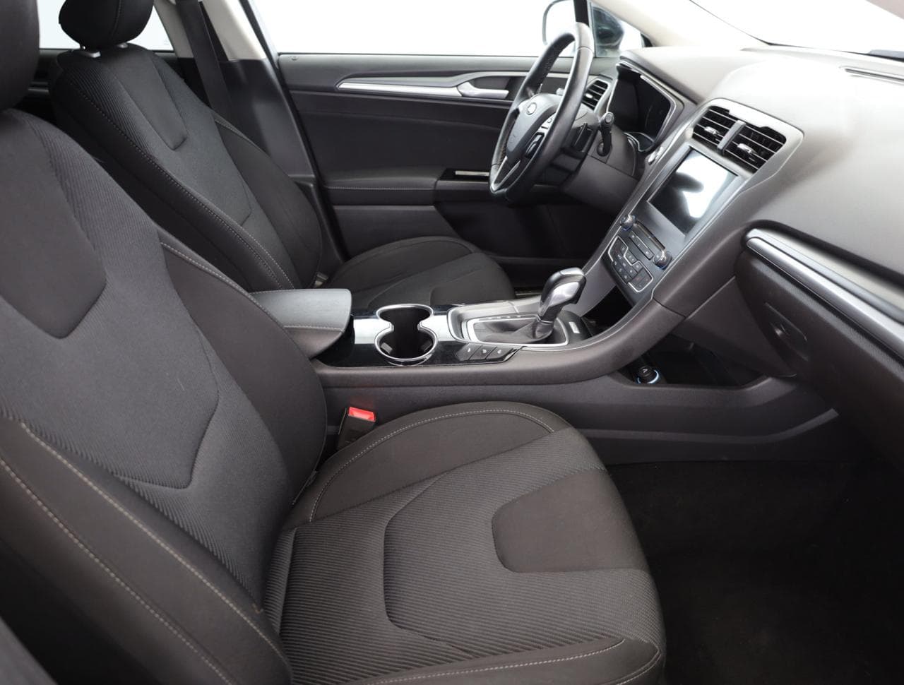 2017 Ford Mondeo - 19